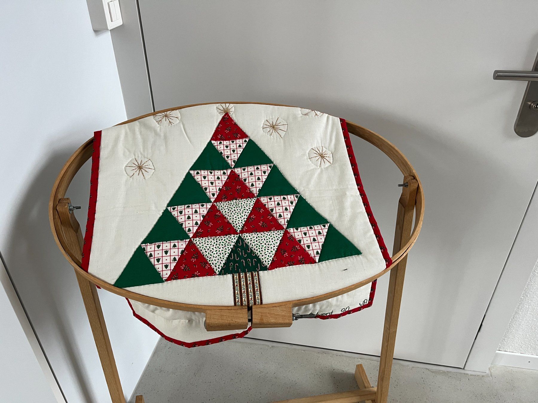 Stickrahmen: Patchwork Quiltrahmen: 1 freistehend + 2 kleine + Schablonen – Gebraucht aus Zollikofen von eli_yd9w