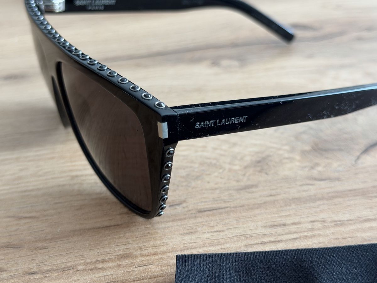 Saint Laurent Occhiali & Lenti: Saint Laurent Sunglasses Black studs sunglasses – Nuovo (secondo la descrizione) da Steinhausen venduto da mar_8y57 2