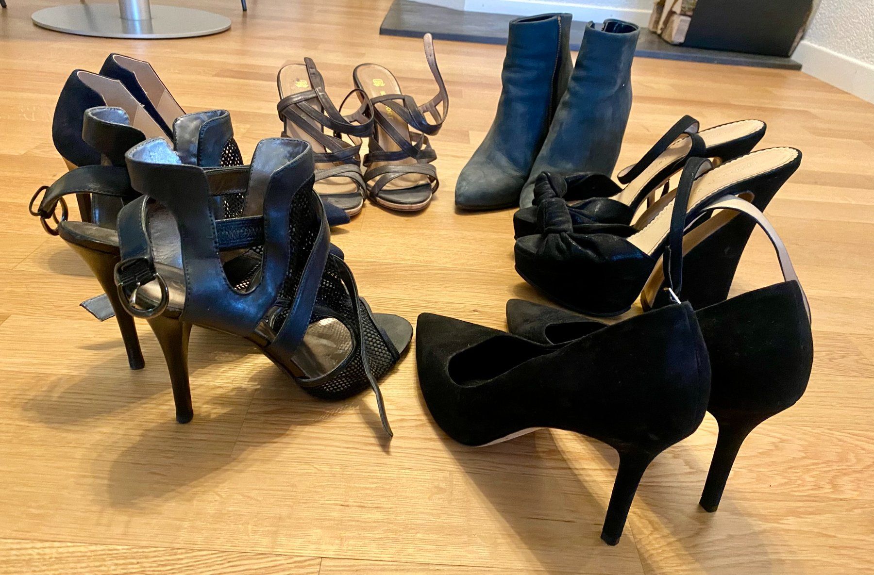 Scarpe da donna: Heels Guess, Navyboot, Nero Giardini, Kennel & Schmenger – Usato da Dielsdorf venduto da Carolinemartine 1