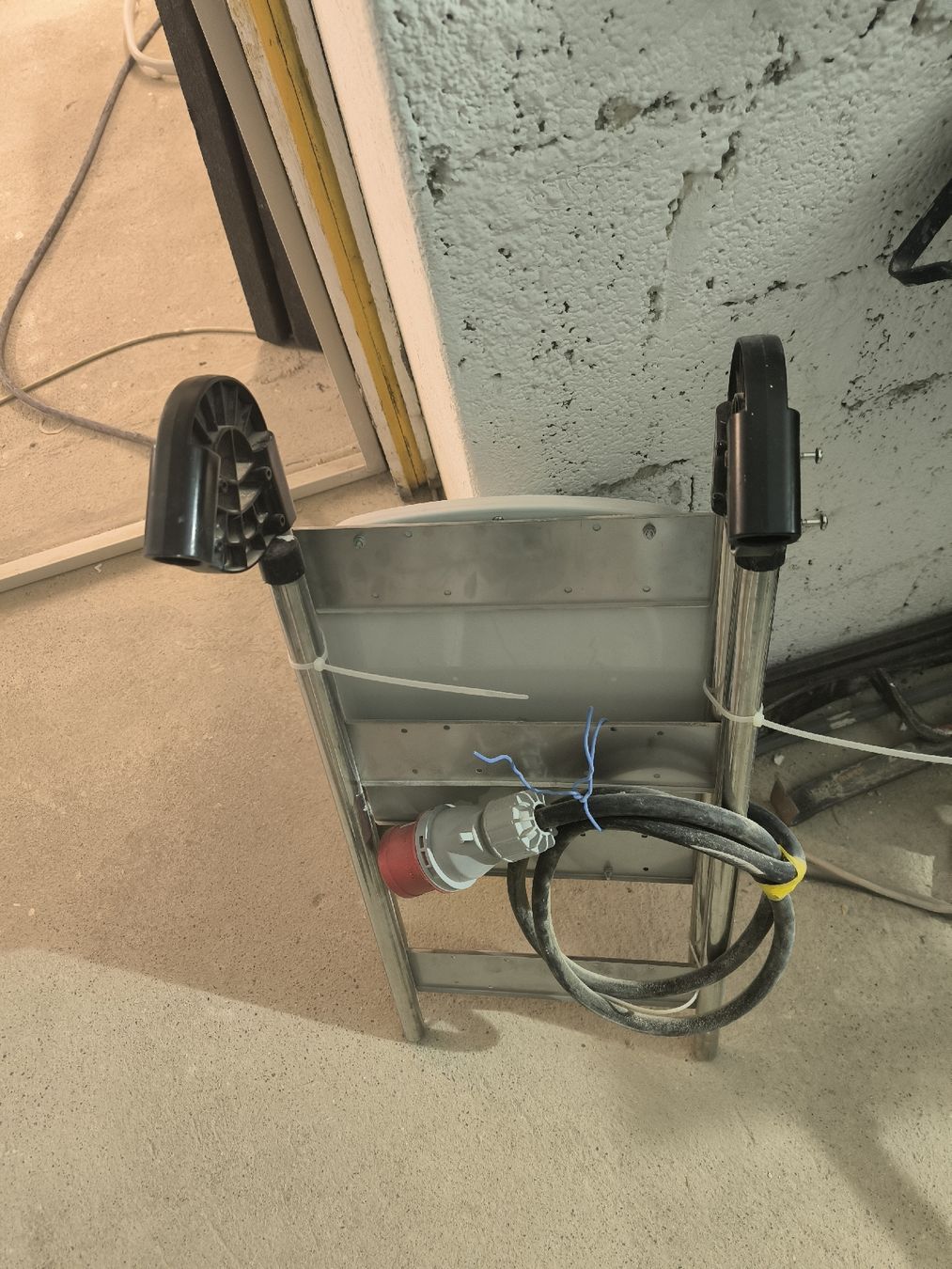Electrotechnique: Bauprovisorium  – D'occasion à Dussnang par Rusti1 3