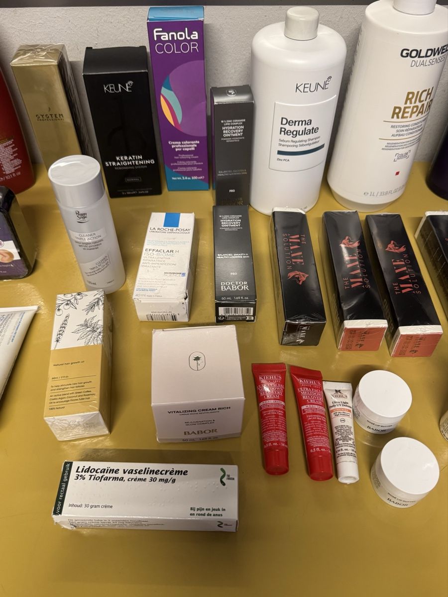 Lettini & sedie per cosmetici: Kosmetikartikel gemischt neu 32 stk.  – Nuovo (secondo la descrizione) da Schlieren venduto da Freundlich02 3