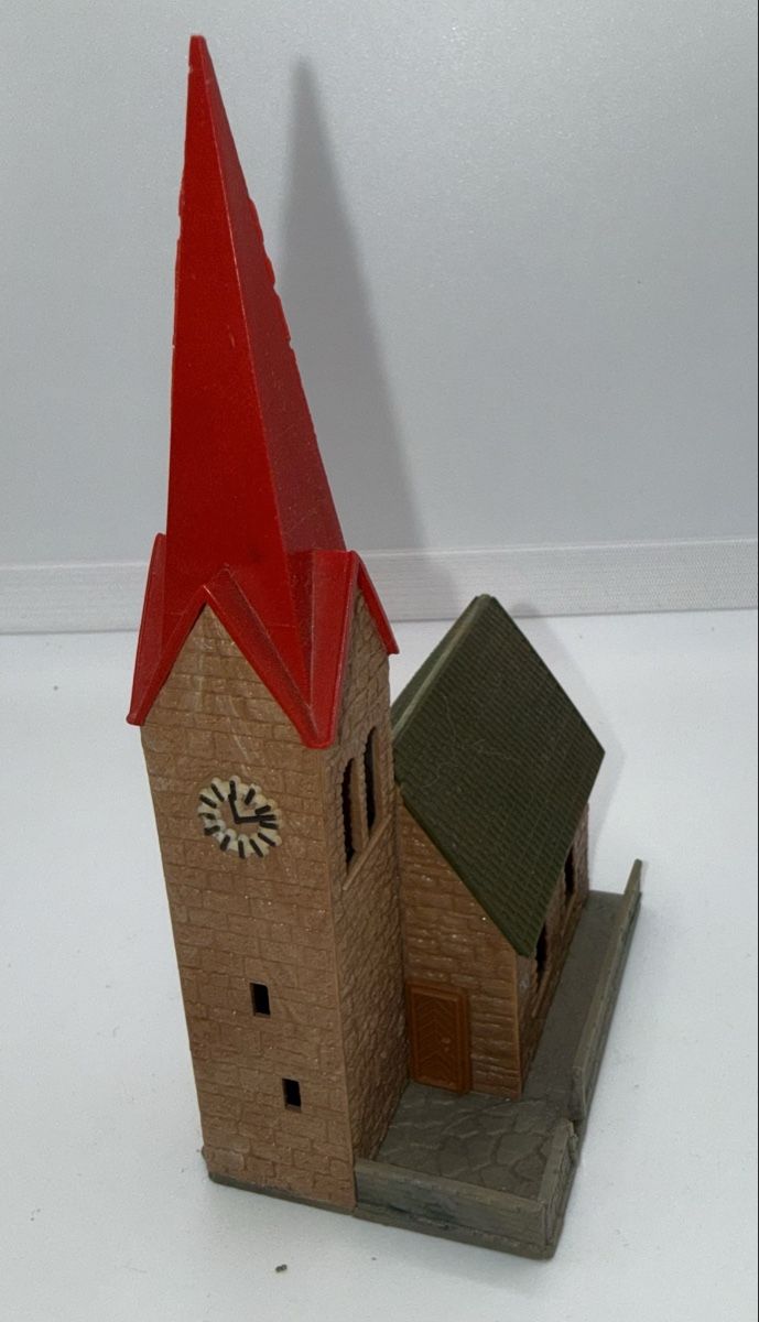 Modellini di ferrovie: Haus Spur N Kirche – Usato da Mühledorf BE venduto da ericgrunder_12