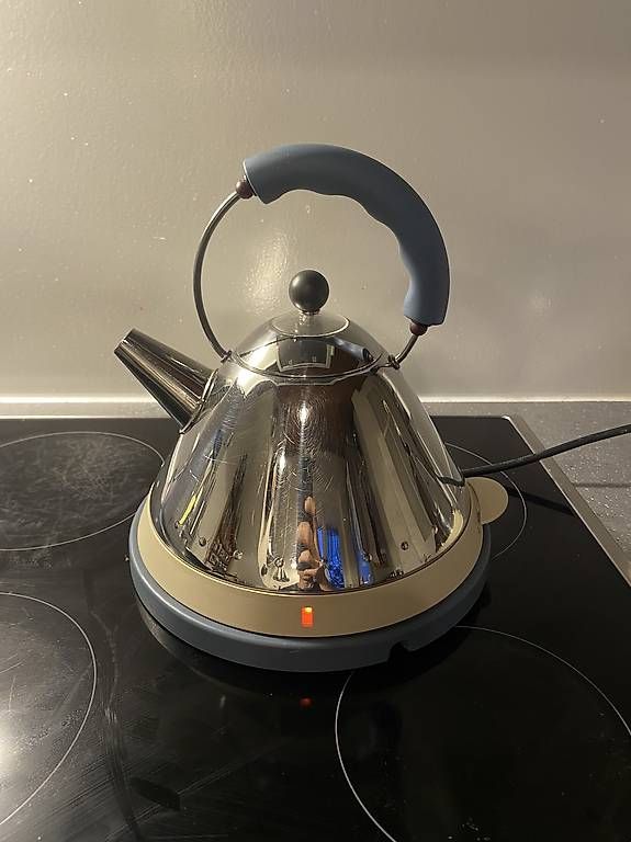 Wasserkocher: Alessi Elektrischer Design Wasserkocher – Gebraucht aus Zürich von hssg
