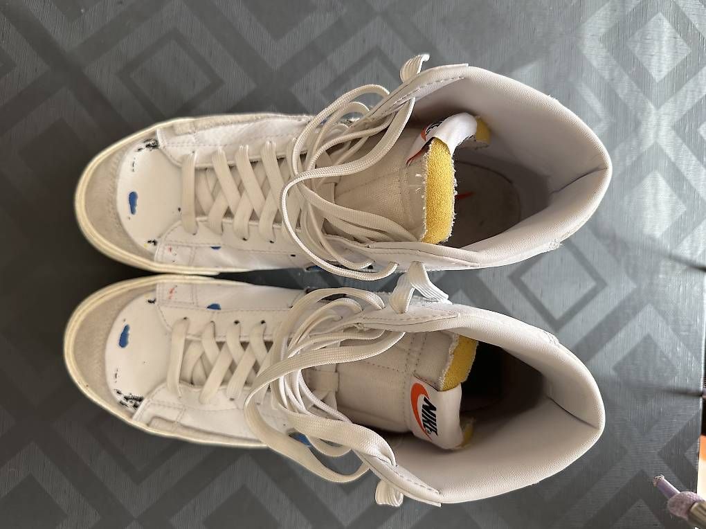 Nike Scarpe da uomo: NIKE bianche nr. 42 – Usato da Claro venduto da fru_fn7k 1
