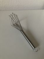 Batteur à sauce en métal argenté - cuisine