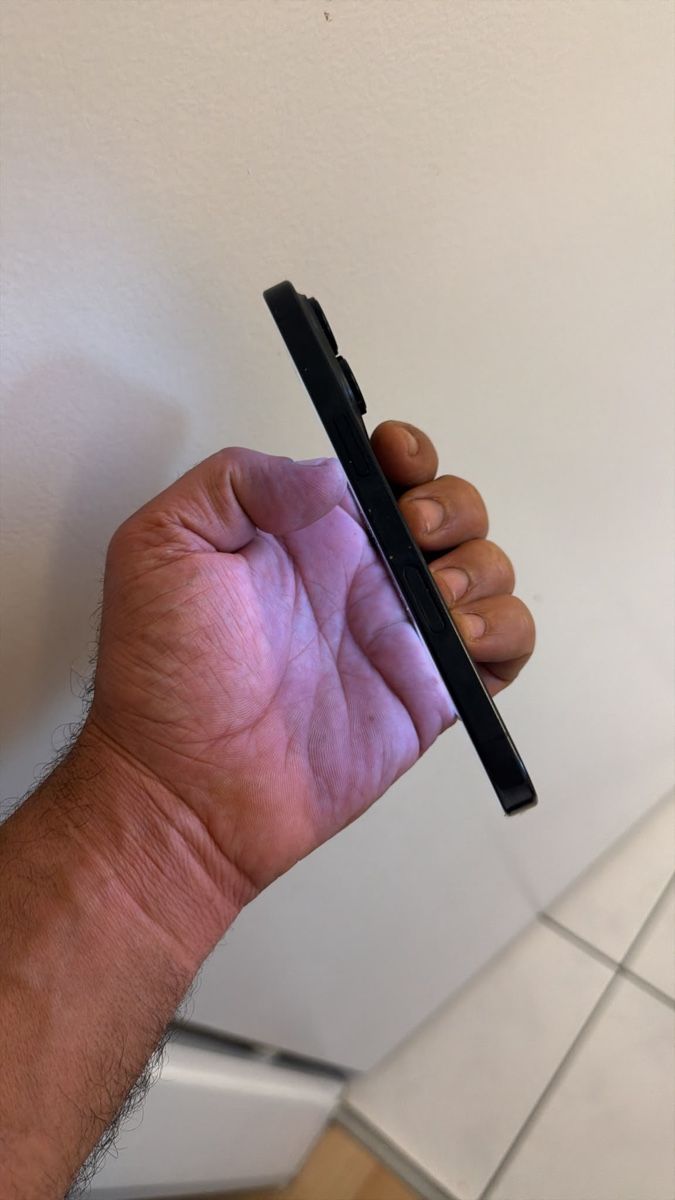 Altri accessori: ‏iPhone 16 Pro – Usato da Baden venduto da bar_cjc2 4