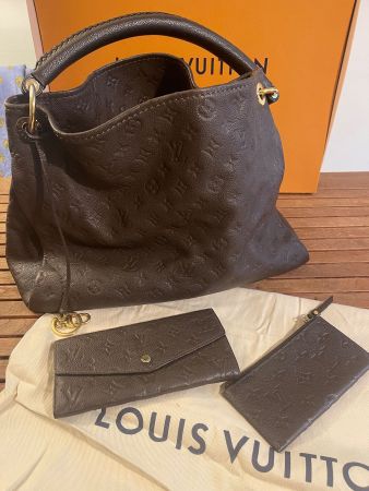 Sac Louis Vuitton Artsy et accessoires