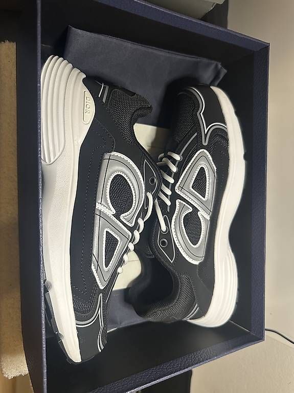 Scarpe da uomo: Dior B30 (gr.43 – Usato da Urdorf venduto da Rafael.54