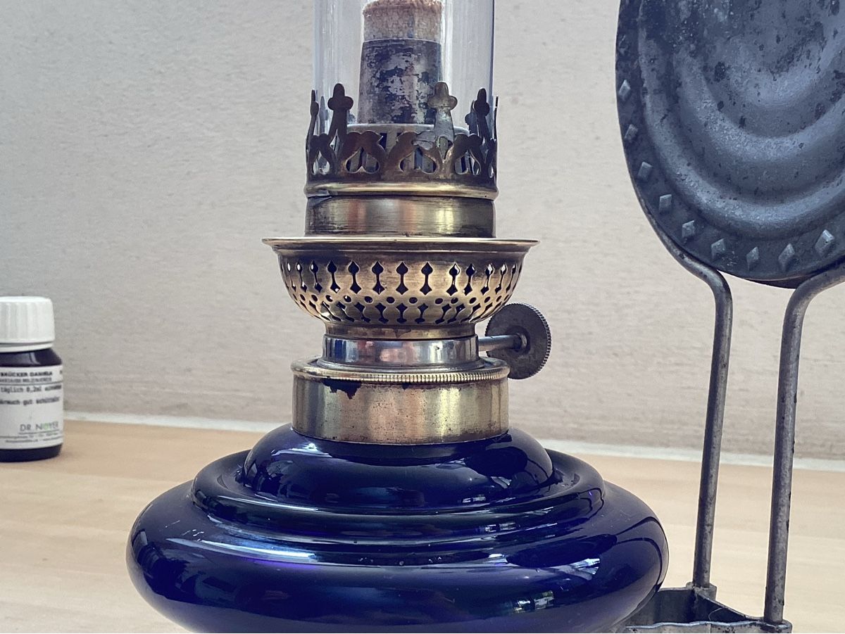 Lampen: Petrollämpchen mit Glasbehälter aus blauem Glas – Gebraucht aus Lenzburg von dbr_hf8w 4