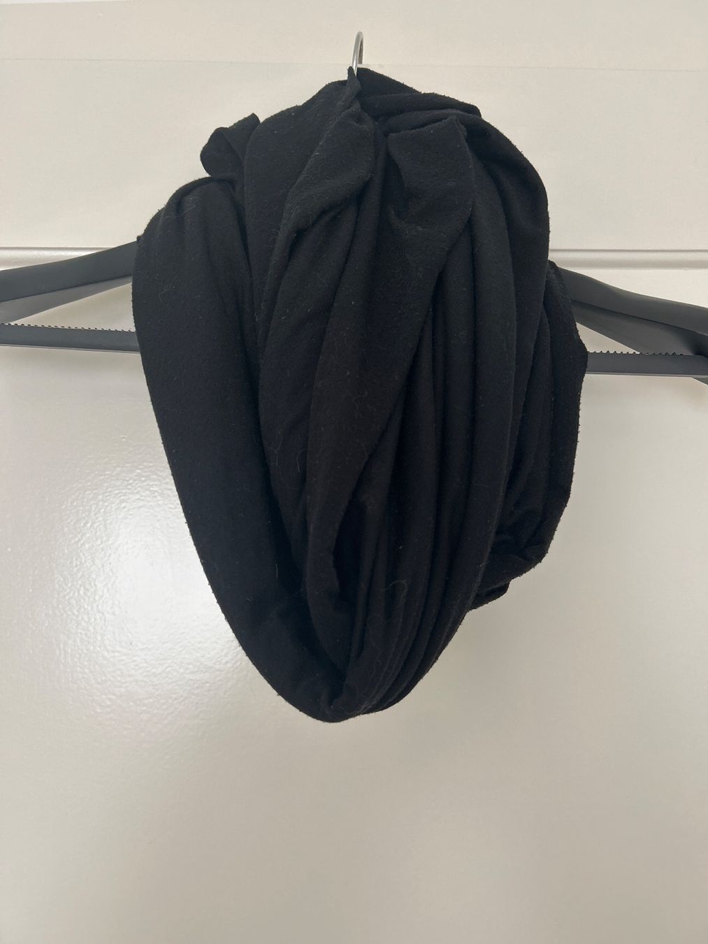 C&A Foulards & écharpes: Foulard / écharpe noir – D'occasion à Savigny par Althea0202 1