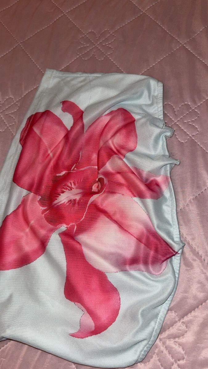 Shein Kleider: Kleid mit Blumenmuster – Gebraucht aus Buchs AG von era_5wsj 2