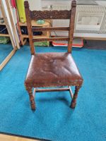 Stuhl Holz mit Lederpolster