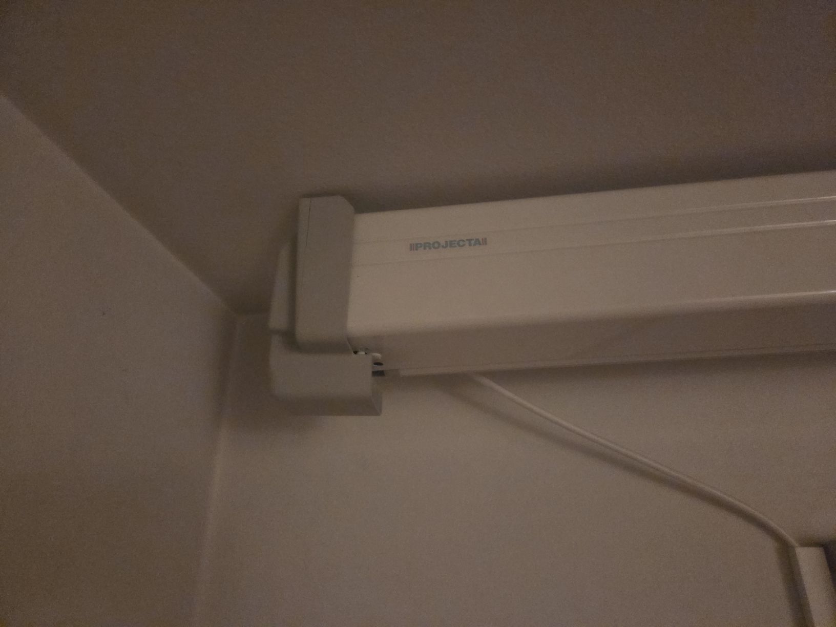 Heimkino: Projektionsleinwand Projecta elektrisch gebraucht – Gebraucht aus Winterthur von lanrom 7