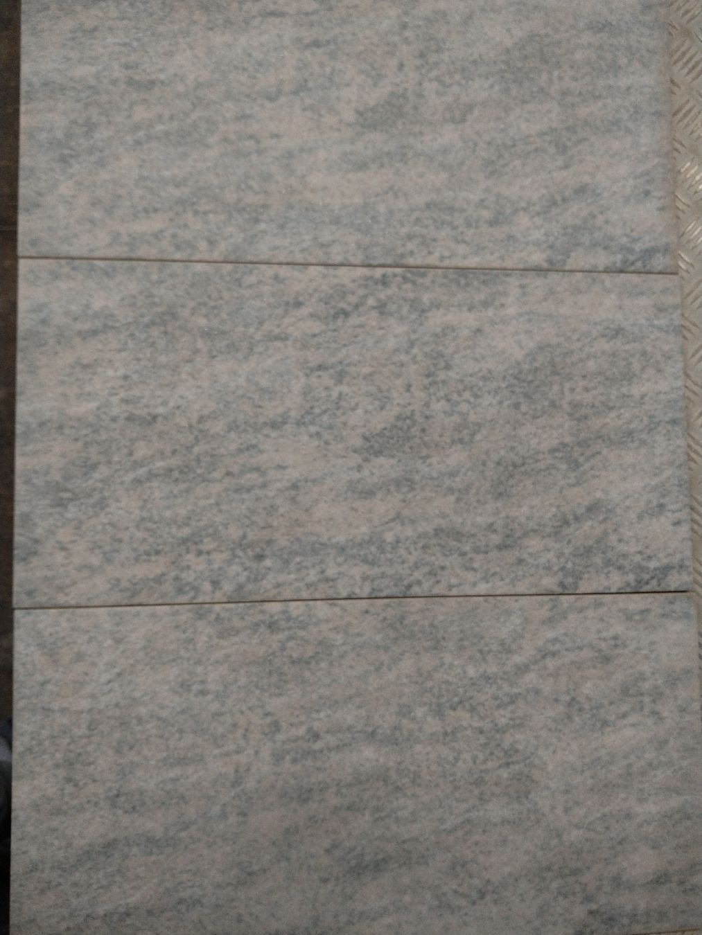 Bodenbeläge: Bodenplatten feinsteinzeug – Neu (gemäss Beschreibung) aus Breitenbach von mse_52th