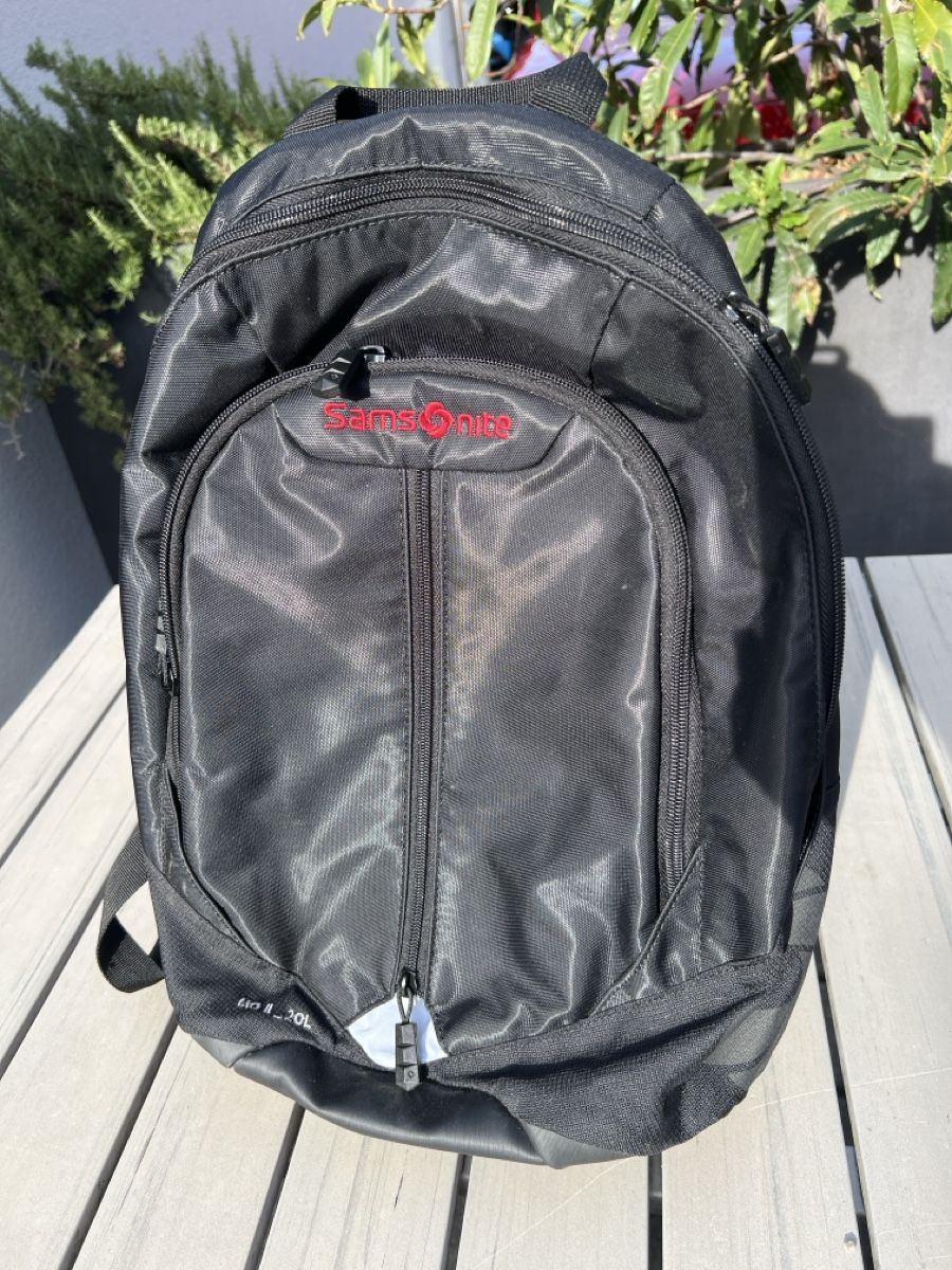 Samsonite Rucksäcke: Rucksack Samsonite Modell MO II 20L schwarz Neu – Neu (gemäss Beschreibung) aus Bachenbülach von LarissaLaruss