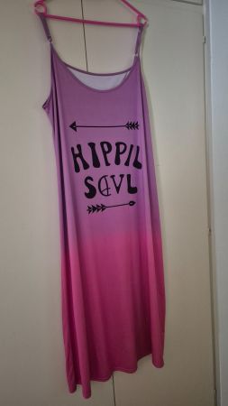 Robe longue rose dégradé avec inscription hippie soul