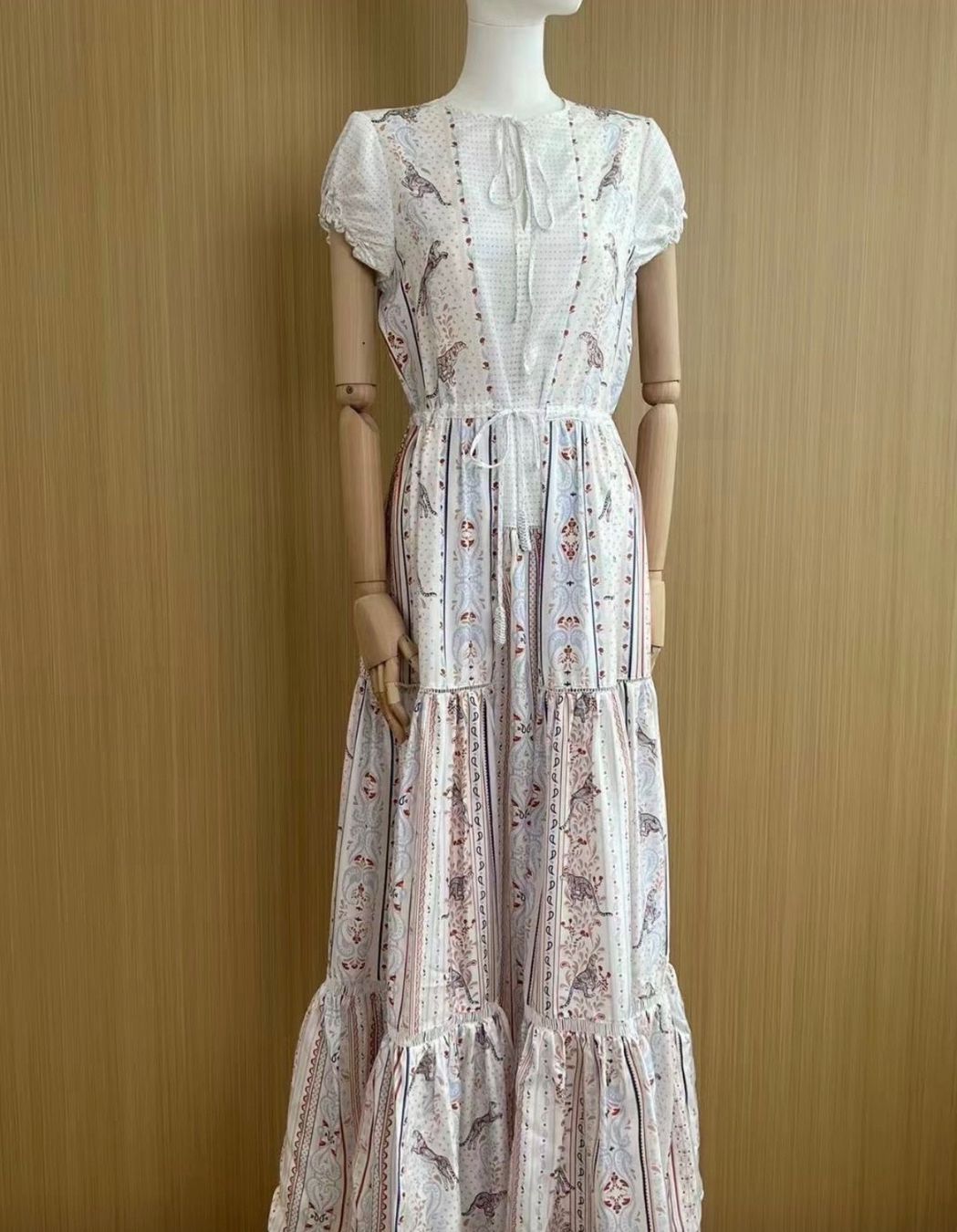 Vestiti: Kleid aus Seide. Gr. 36/38, neu – Nuovo (secondo la descrizione) da Reigoldswil venduto da benja01 1