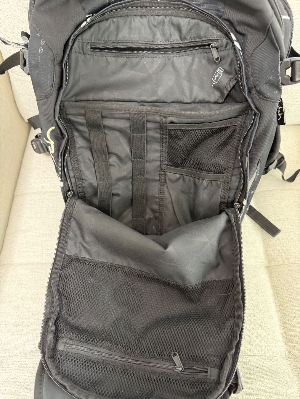 Satch Rucksäcke: Satch Pack Ninja Matrix mit Satch Triple Flex – Gebraucht aus Riehen von Nyenhuis 9