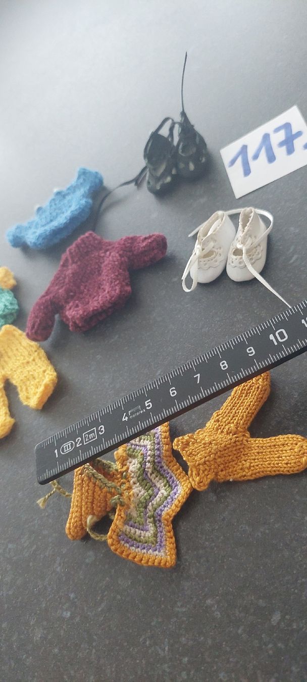 Bambole: Miniatur Puppenkleidchen  – Nuovo (secondo la descrizione) da Muri AG venduto da nindo1 2