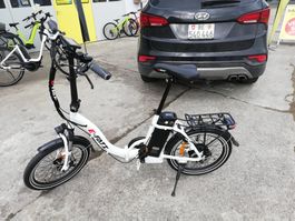 Klappbares E-Bike, ideal für Camping und zum Pendeln