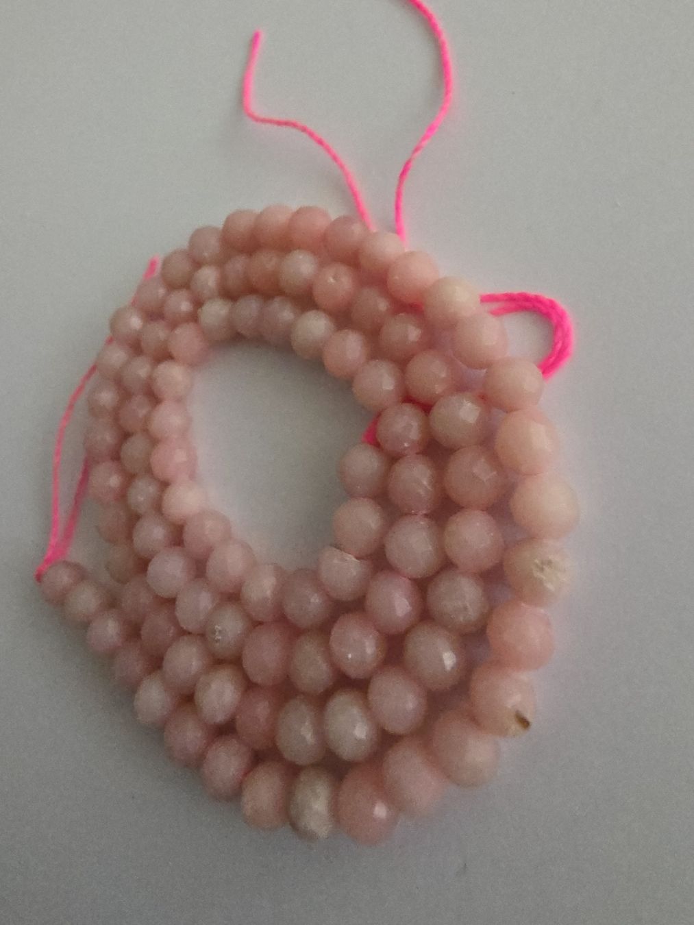 Minerali & Pietre curative: Opal rosa facettiert 4mm. Strang – Nuovo e nell'imballaggio originale da Menziken venduto da Mirager 1