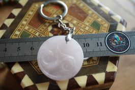 Triskele Schlüsselanhänger Rosenquarz  ab 1.-   Aus  Räumung