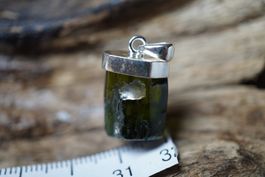 Grüne Turmalin Spitze     Anhänger  925 Silber
