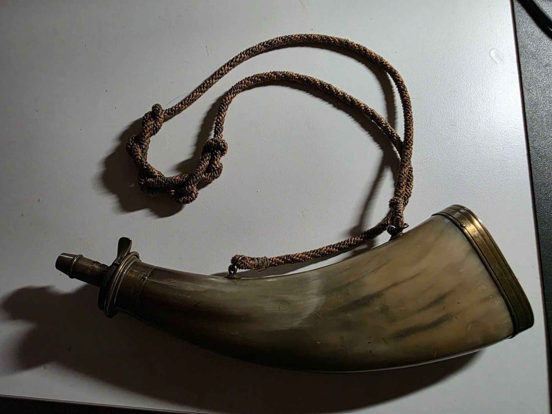 Bottiglie: antikes Pulverhorn Horn 27 cm – Usato da Walterswil BE venduto da Lonitti 1
