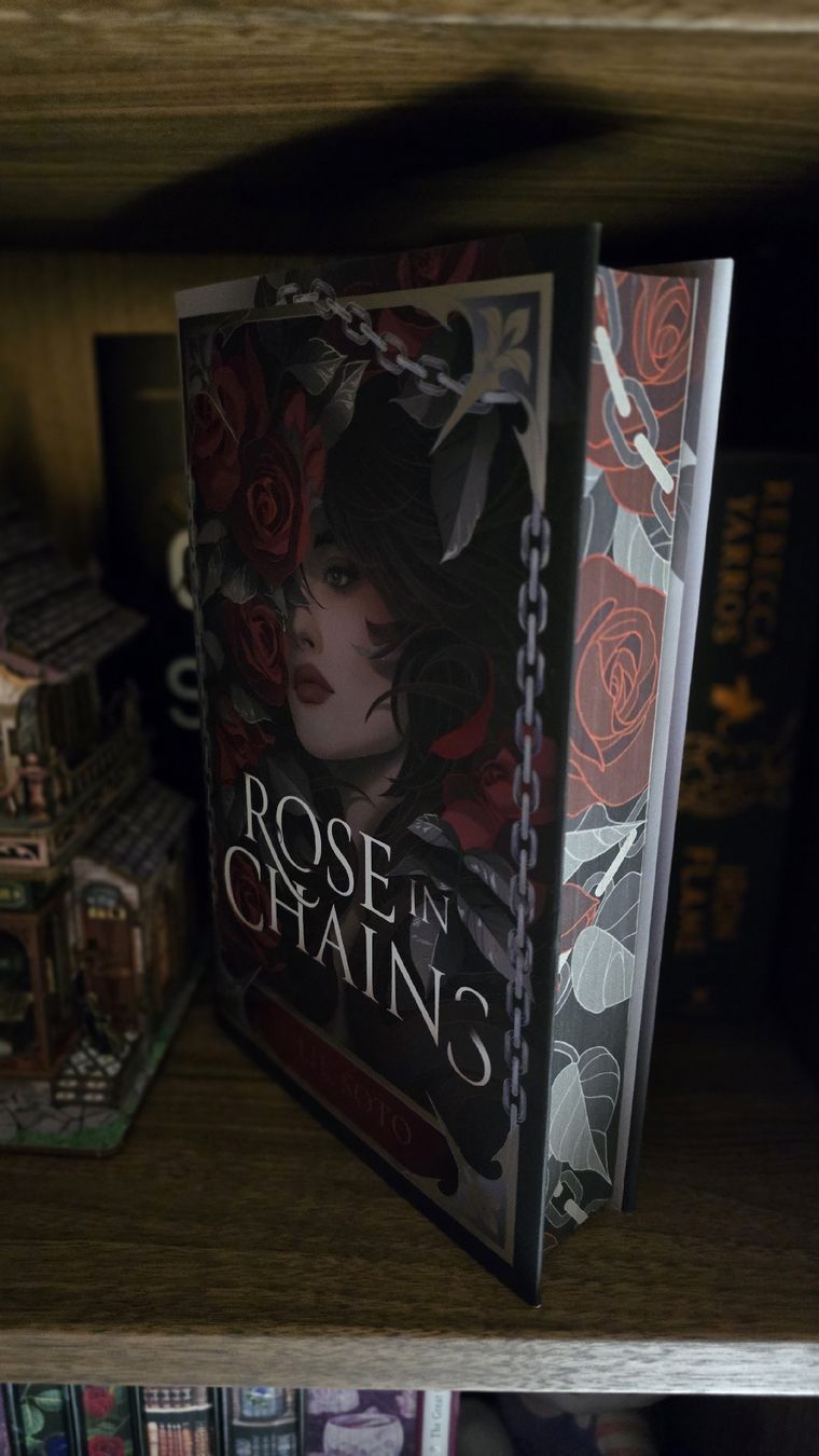 Libri: Fairyloot - Rose in Chains - Signed – Nuovo (secondo la descrizione) da Monthey venduto da yuk_m2vd 1