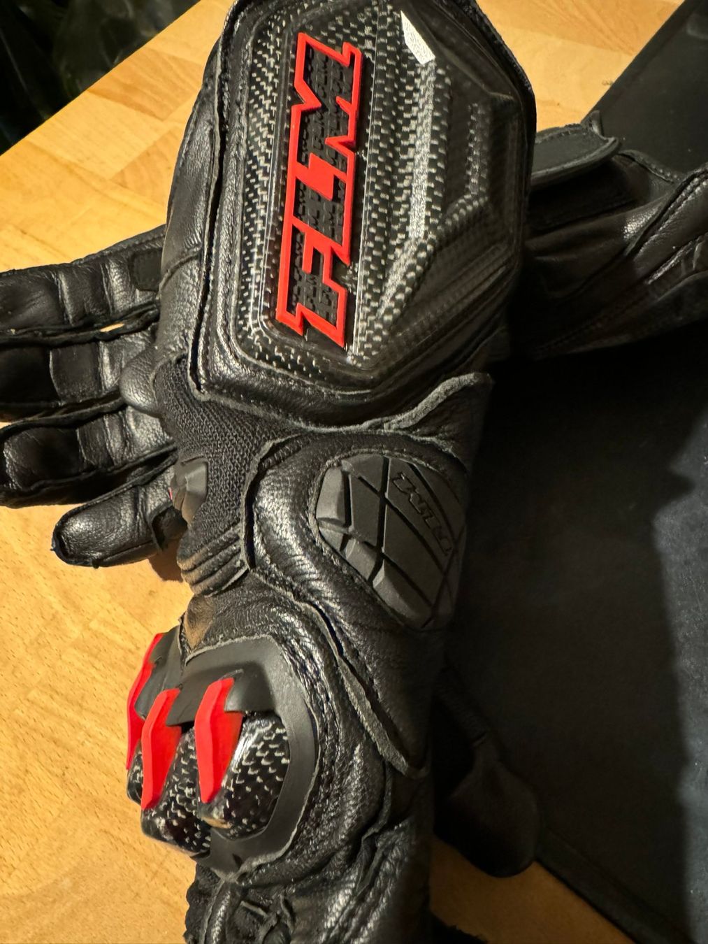 Altri accessori da uomo: Neu LEMANS XT RACING LEDERHANDSCHUH LANG SCHWARZ 9 – Usato da Ruswil venduto da Padrino13 2