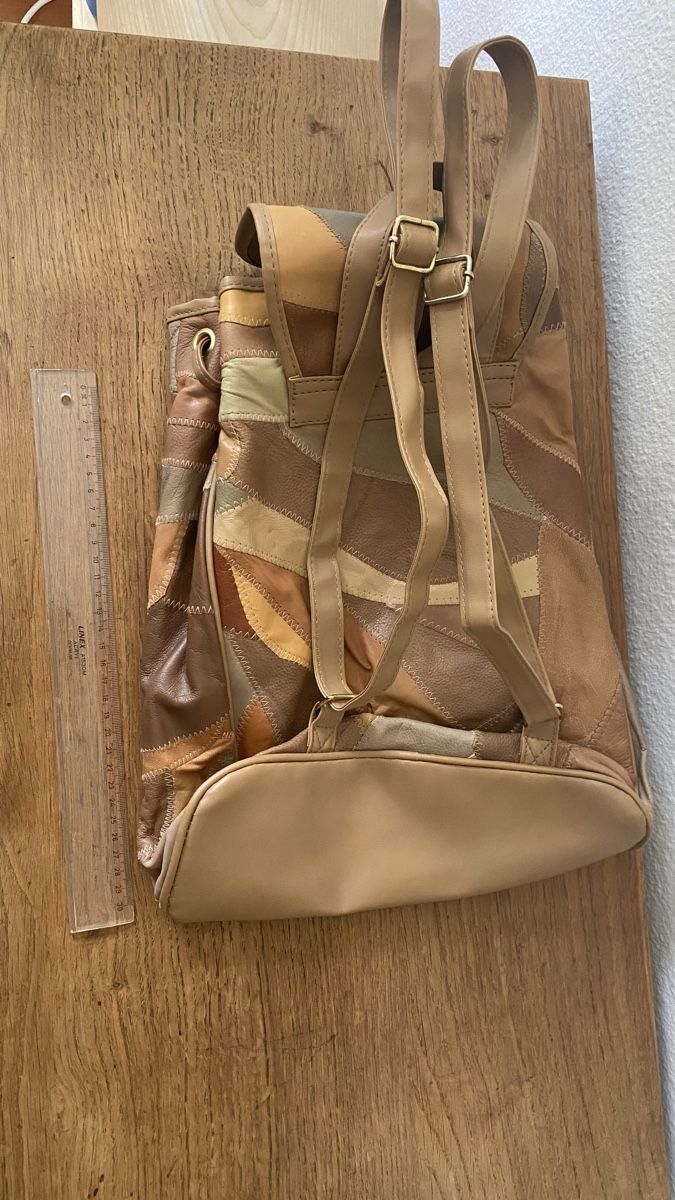 Zaini: Vintage Leder Rucksack, Patchwork Optik – Usato da Zürich venduto da hulahup 3