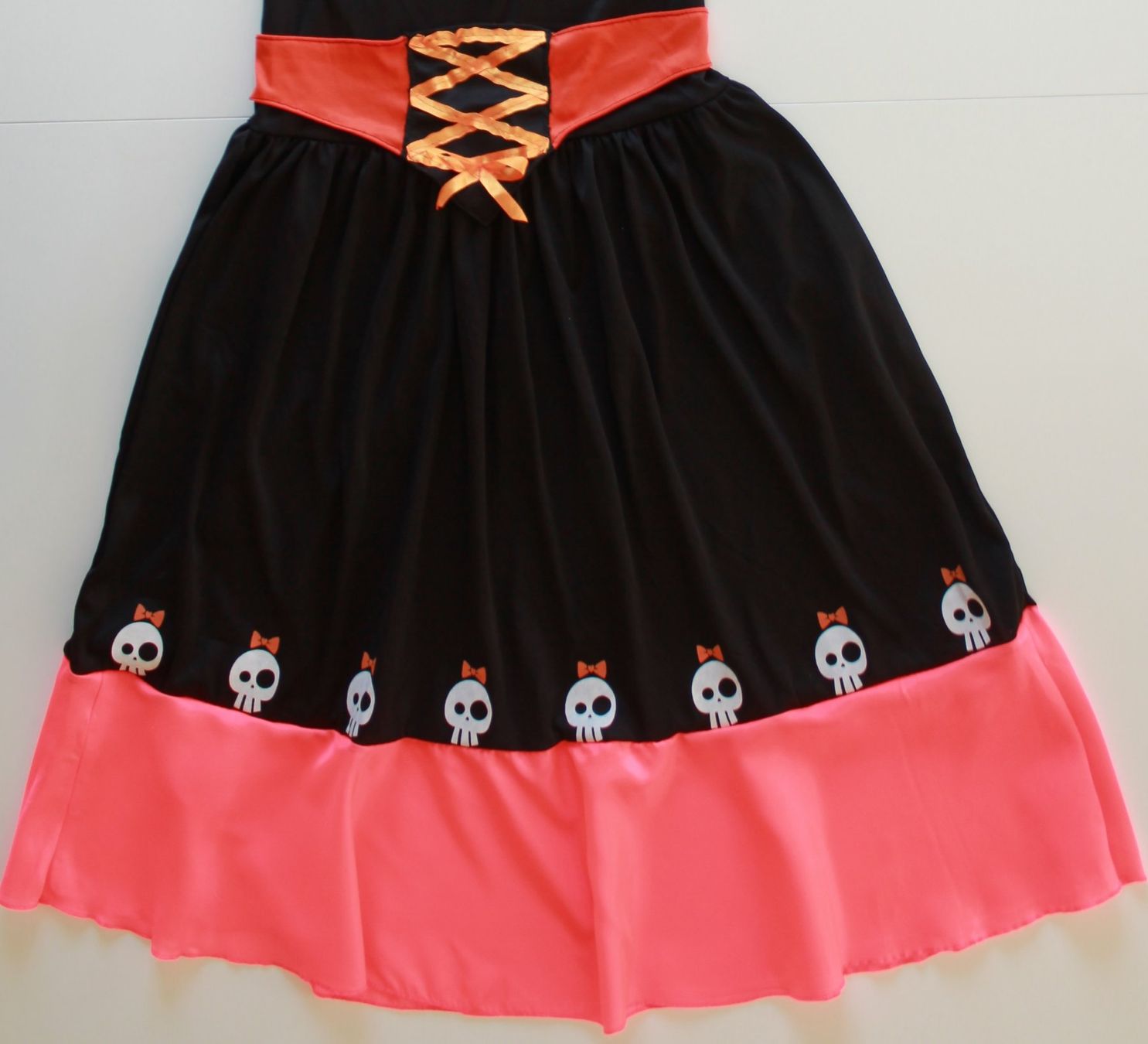 Costumi: Costume sorcière / Hexe t. 7 - 9 ans – Usato da Peseux venduto da CoolShoping 4
