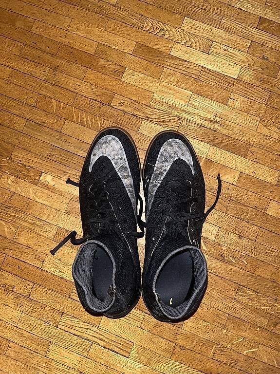 Schuhe für Jungen: Chaussures foot en salle Nike – Gebraucht aus Genève von lua_8czq 1