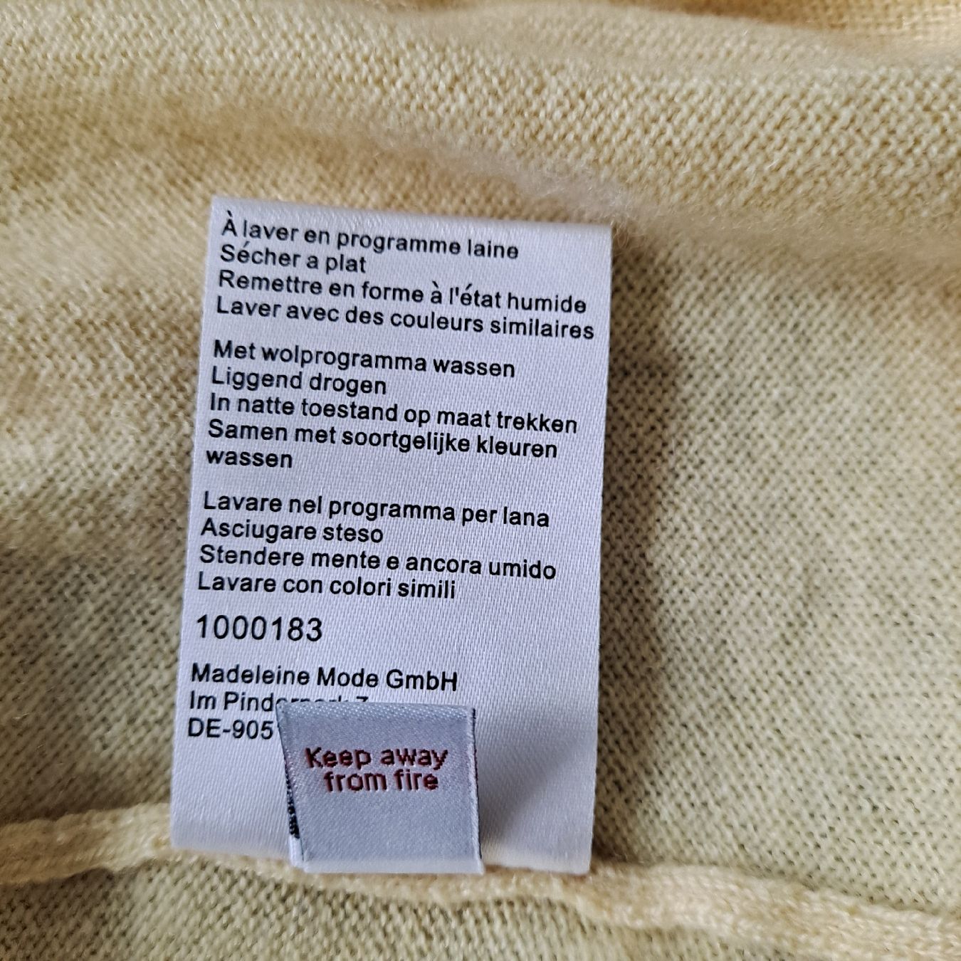Maglioni & Felpe: 100% Kaschmir Pullover Gr. 44/46. Topzustand  – Usato da Liestal venduto da Mas-Y-Mas 1