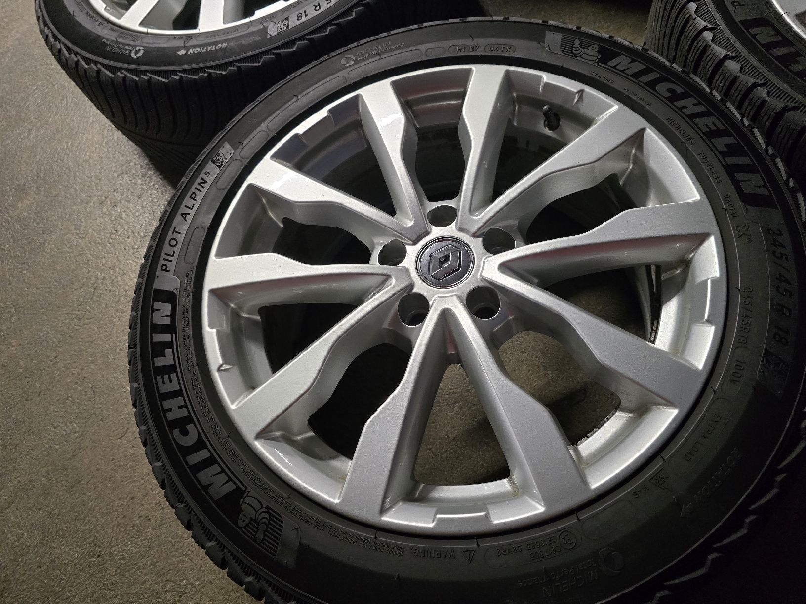 Pneus & Kompletträder: Winterräder Renault 18 zoll 5x114.3 – Gebraucht aus Buchs AG von adz_wf9f 3