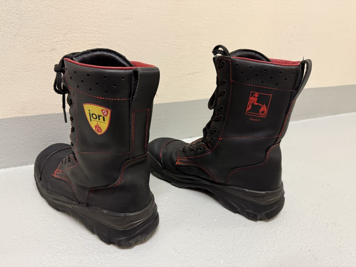Jori Scarpe da uomo: Jori Feuerwehrstiefel Grösse 44 – Usato da Umiken venduto da Toyota148 2