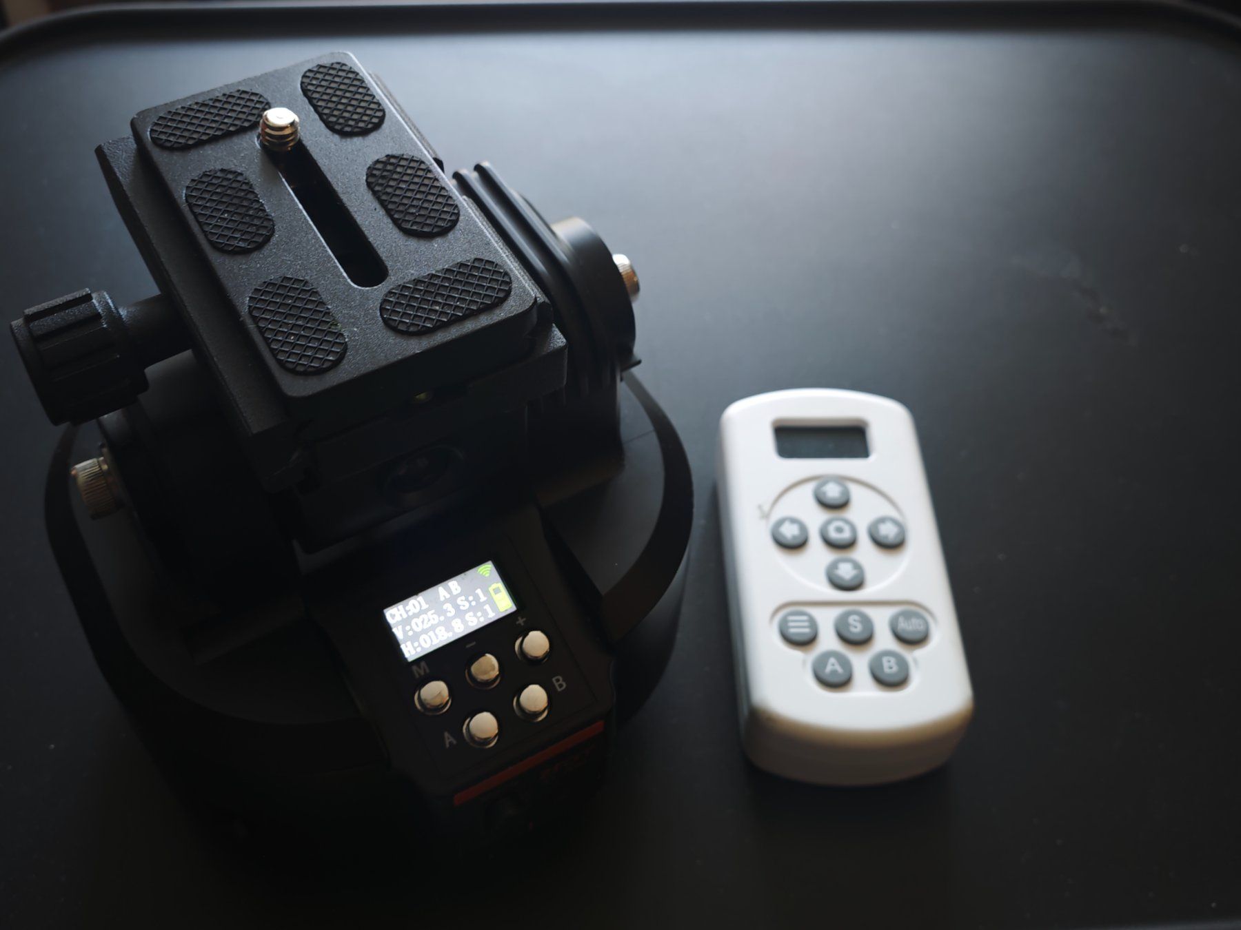 Trépieds & Accessoires: AI Face Tracking | Motorized Pan Tilt Head  YT-2OOO – D'occasion à Assens par AlpineMagazine 2