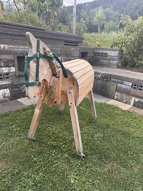 Spielzeuge: Holzpferd Garten – Gebraucht aus Ebnat-Kappel von ngrischott 1