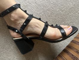 Schwarzr Sandalen mit Nieten, wie neu, 37/38