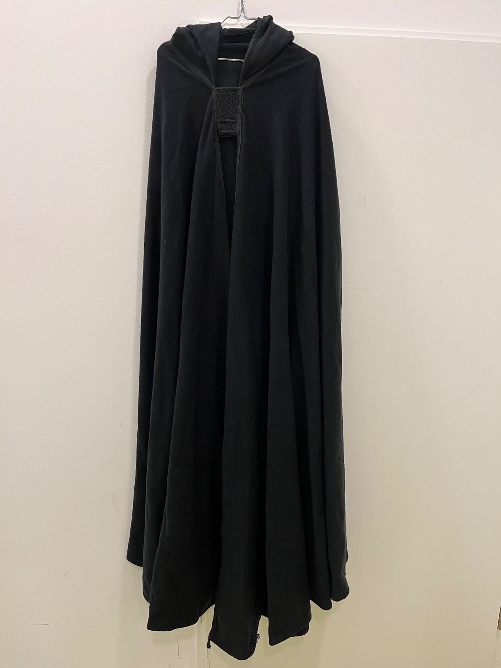 Altro in  Abbigliamento & Accessori: Grosses Cape mit Kapuze – Usato da Dornach venduto da npe_7dng
