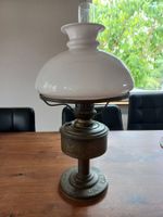 Antike Lampe, Jugendstil Petroleumlampe mit Glaszylinder