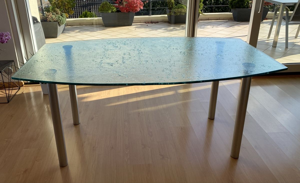 Tavoli: Wunderschöner Bubble Glas Tisch in Schiffsform – Usato da Selzach venduto da 321compac 1