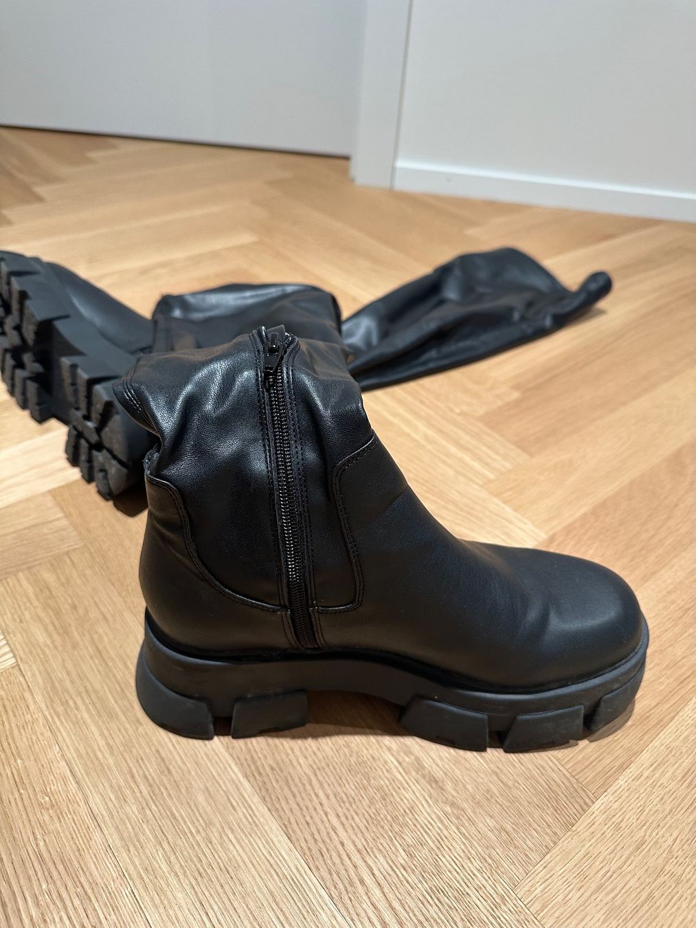 Aldo Scarpe da donna: Aldo Black boots – Usato da Windisch venduto da ssa_q7nq 1