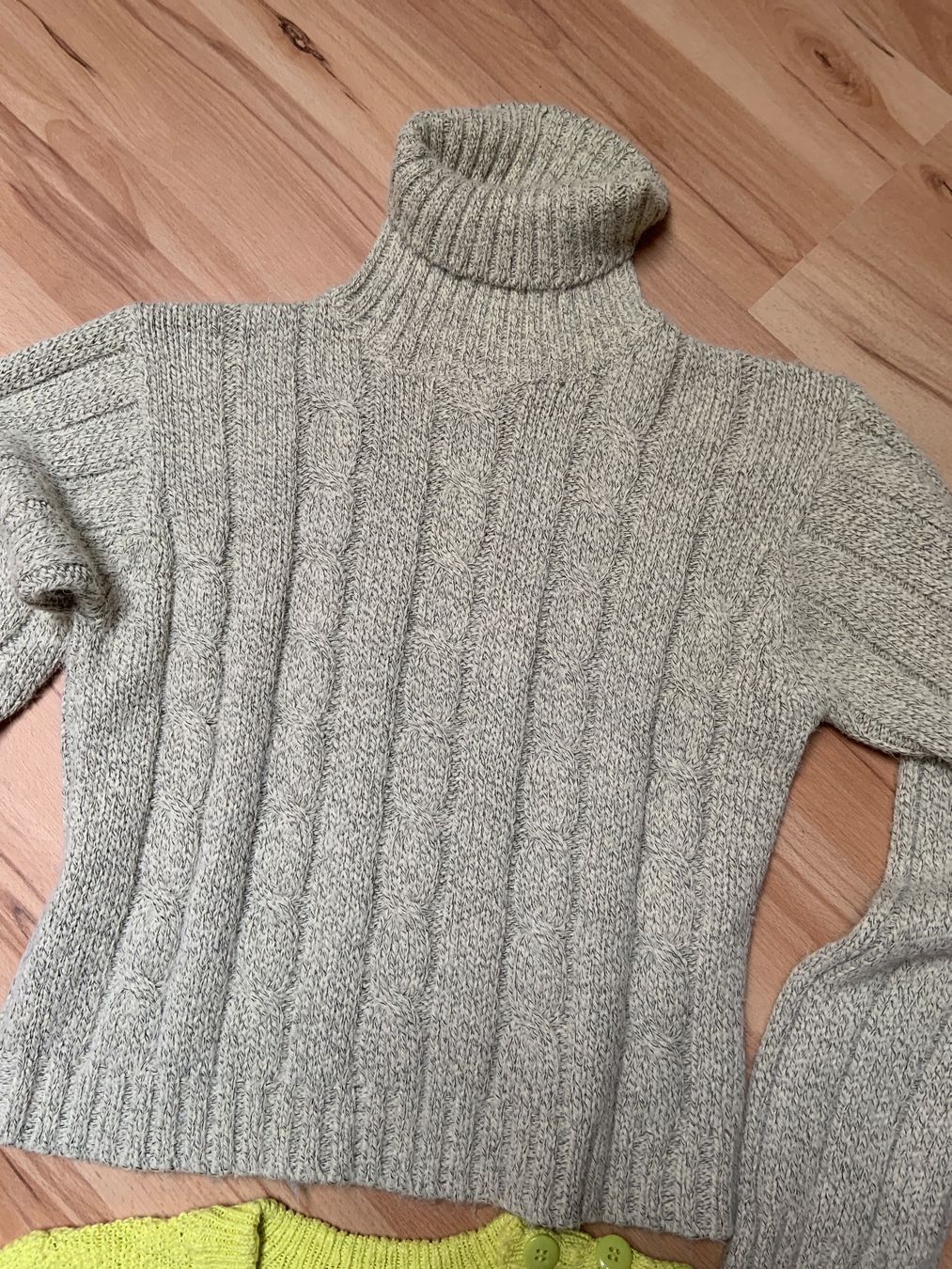 Benetton Pulls & Sweat-shirts: 2 pulls – D'occasion à Ecublens VD par timily 1