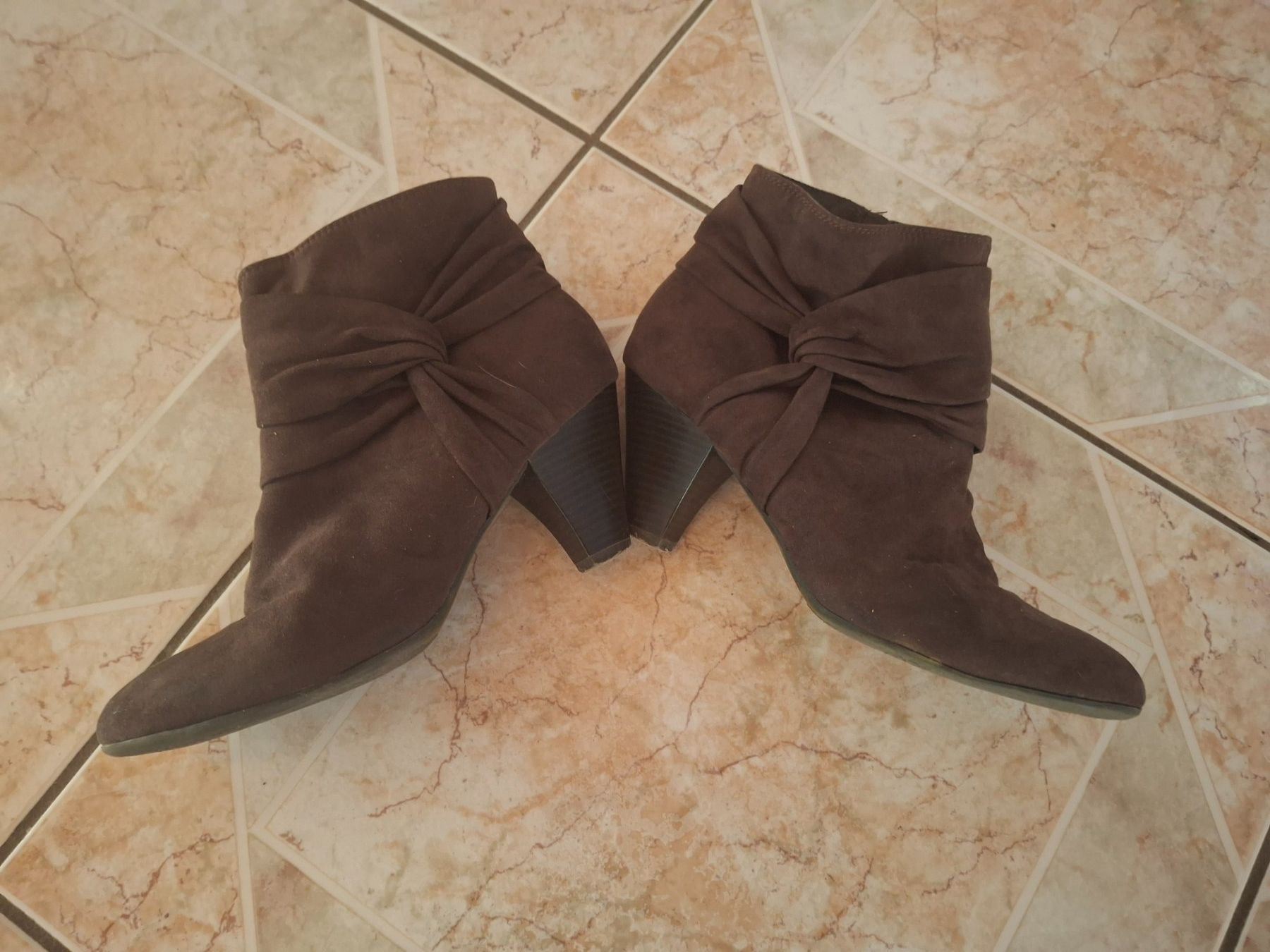 Damenschuhe: Bottines grandeur 37 marque Ariane – Gebraucht aus Villiers von san_jn5w 1