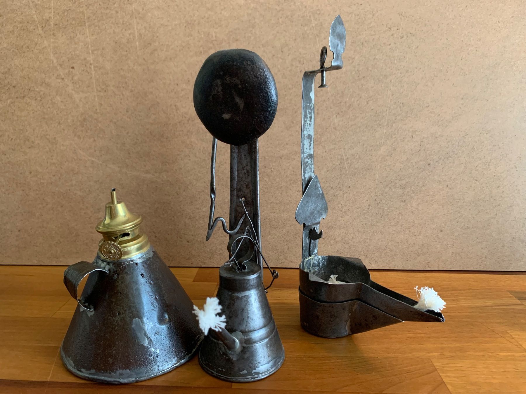 Lampade: 2 Öllampen und 1 Petrollampe – Usato da Winterthur venduto da sommer_2019 1