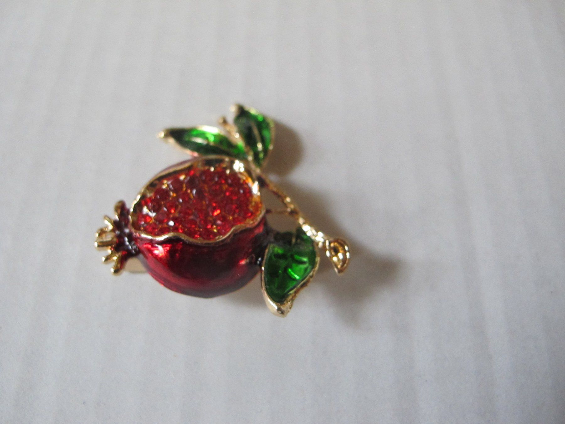 Spille & Fermagli: Granatapfel Brosche mit Strass – Nuovo (secondo la descrizione) da Löhningen venduto da Chimae67 3