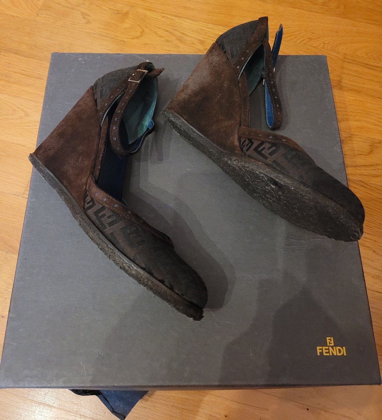 Fendi Damenschuhe: Original Fendi Pumps – Gebraucht aus Volketswil von ald_2x9b 1