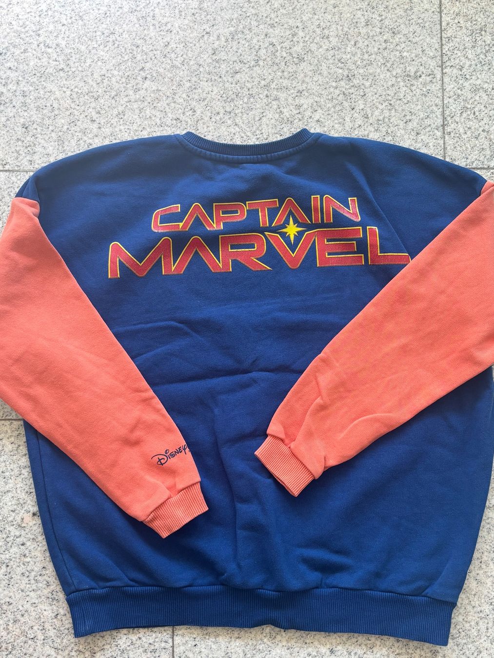 Maglioni & Felpe: Disneyland Paris Marvel Captain Pullover XS – Usato da Wilen b. Wollerau venduto da sim_m7fg 3