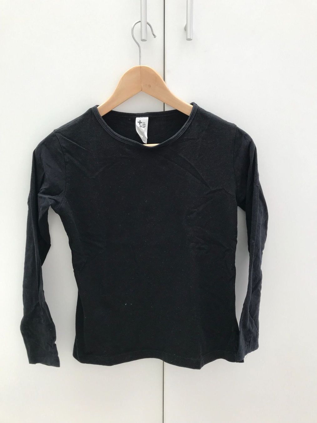 Camicie, T-shirt & Polo: Tshirt langarm schwarz Gr.146/152 – Usato da Wädenswil venduto da JJ15